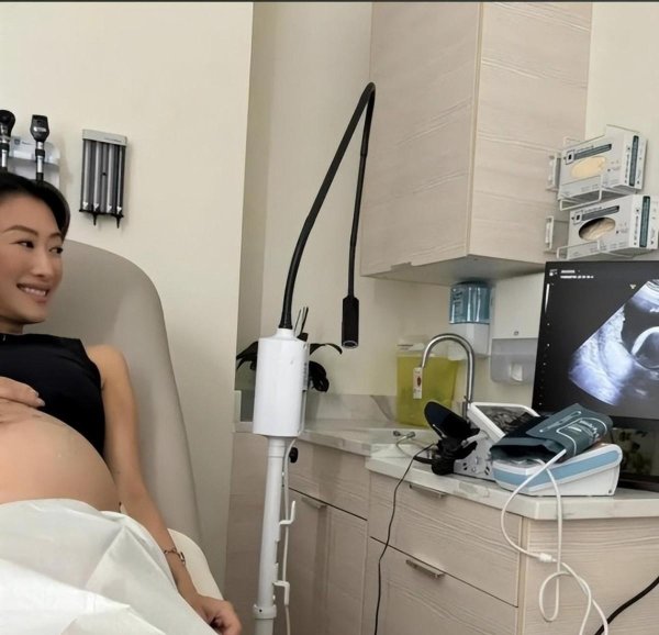 金投策略 王菲万万没想到！复合11年，谢霆锋最爱的女人竟另有其人？